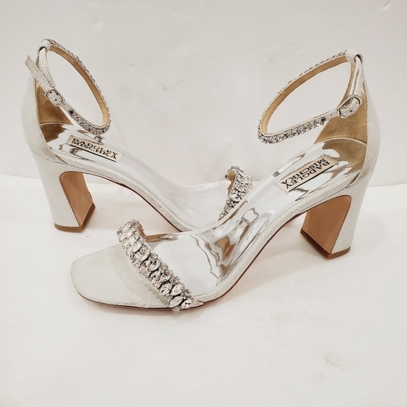 NEW Badgley Mischka Harriet Open Toe Block Heel Ankle Strap Silver Sanda… - Picture 2 of 6